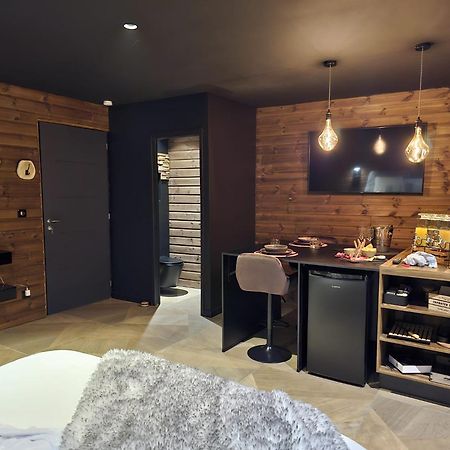 Le Chalet Loft Spa กาเลส์ ภายนอก รูปภาพ