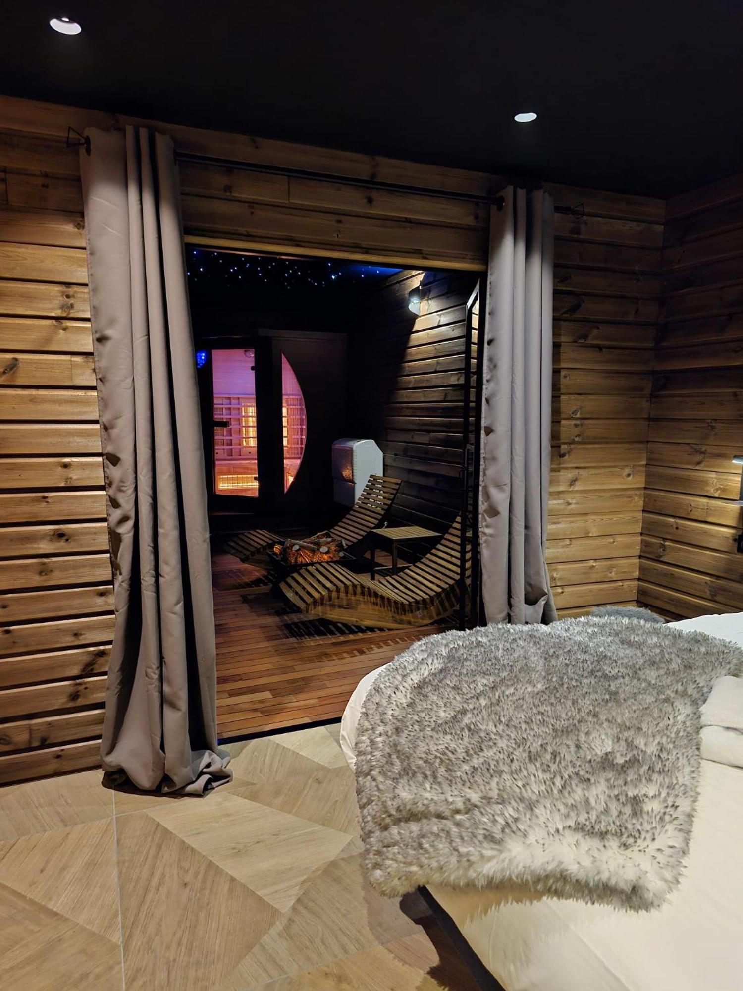 Le Chalet Loft Spa กาเลส์ ภายนอก รูปภาพ