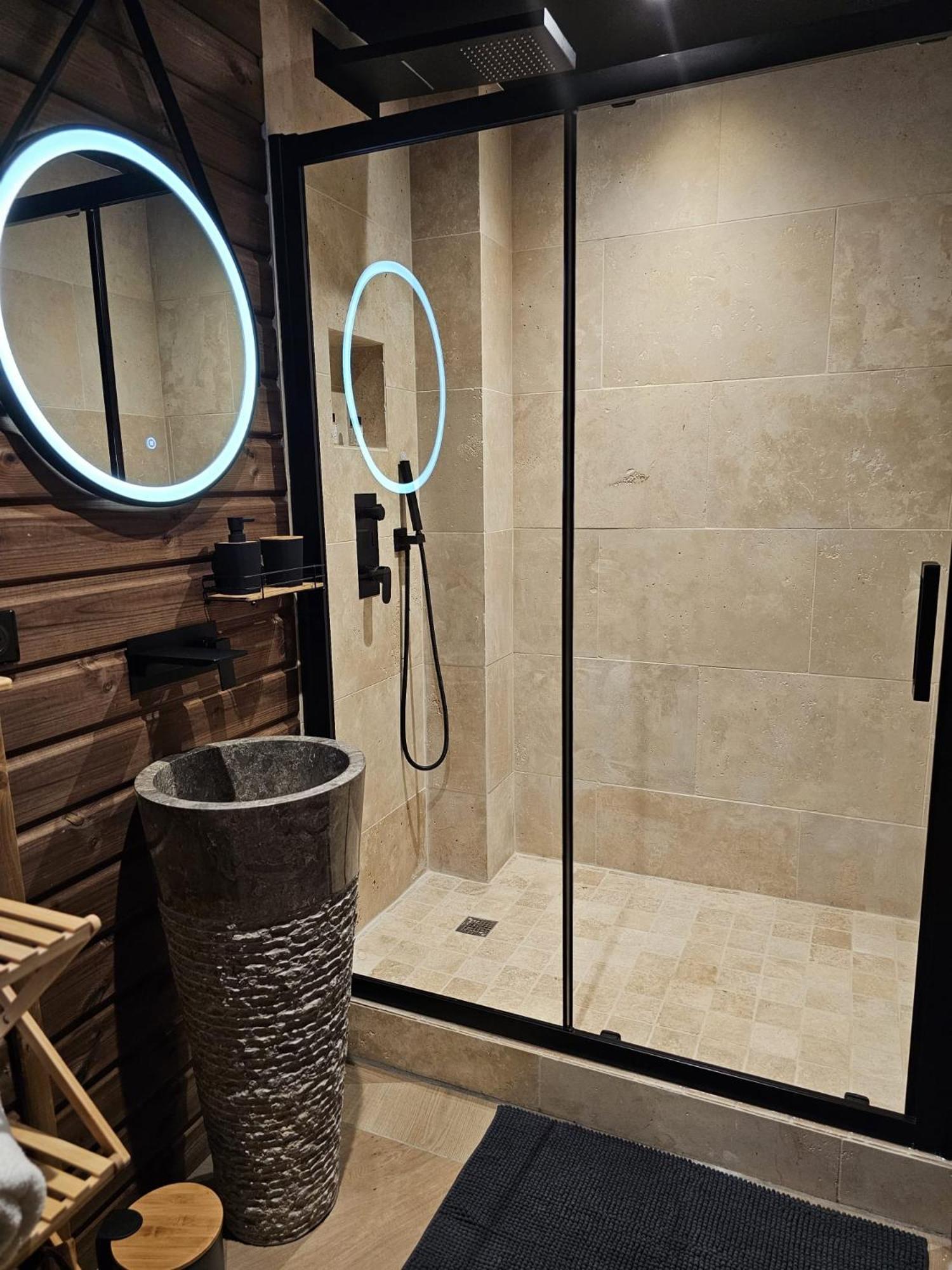 Le Chalet Loft Spa กาเลส์ ภายนอก รูปภาพ