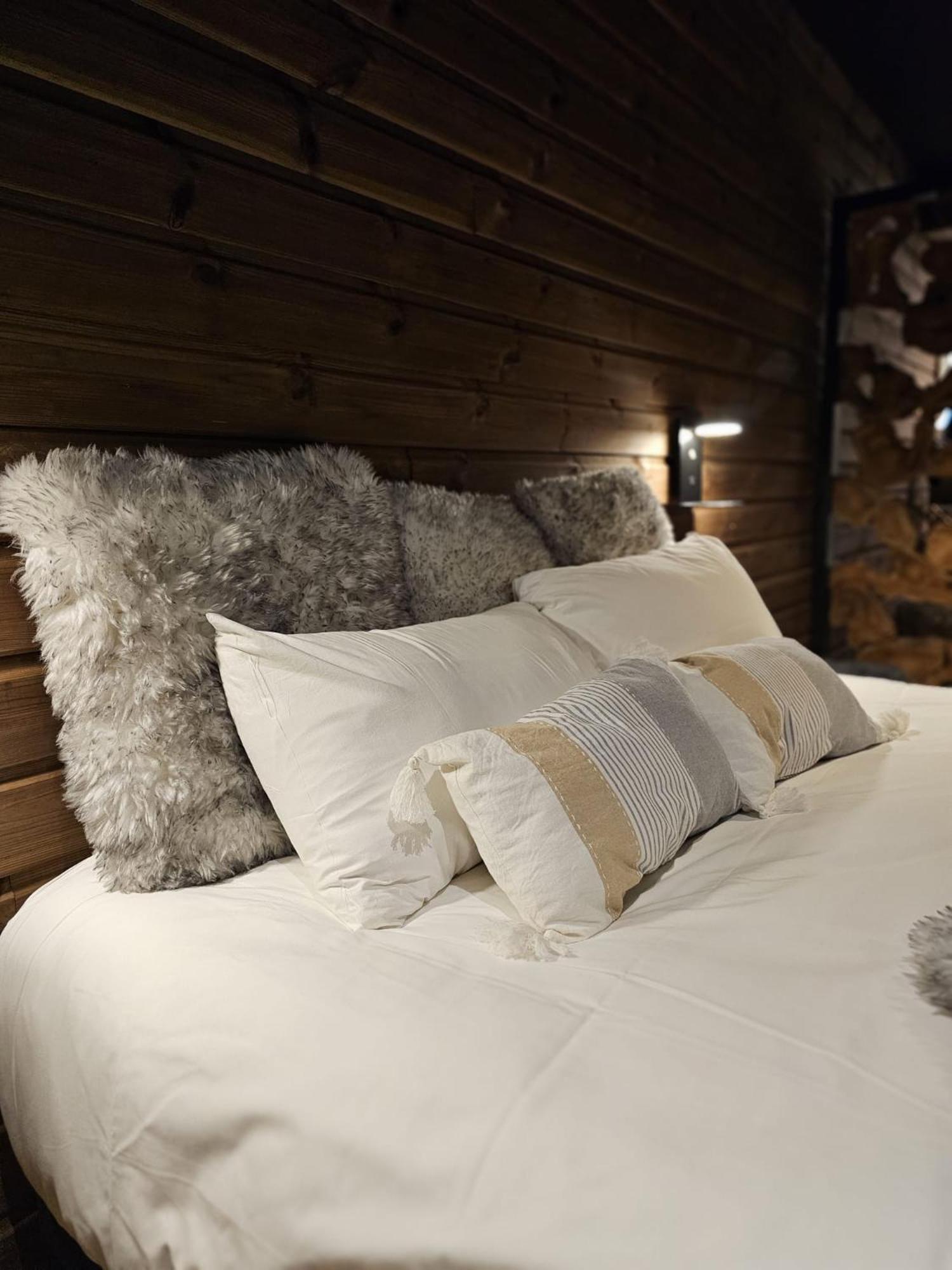 Le Chalet Loft Spa กาเลส์ ภายนอก รูปภาพ